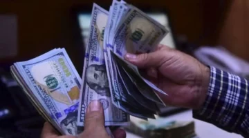 تضارب حاد.. تحركات مفاجئة في أسعار العملات داخل السوق السوداء وتأثيرها على المتداولين